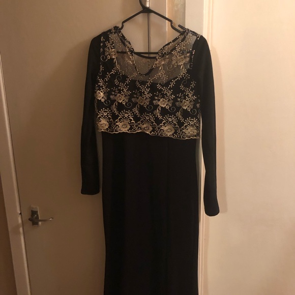 Dress - Picture 2 of 2